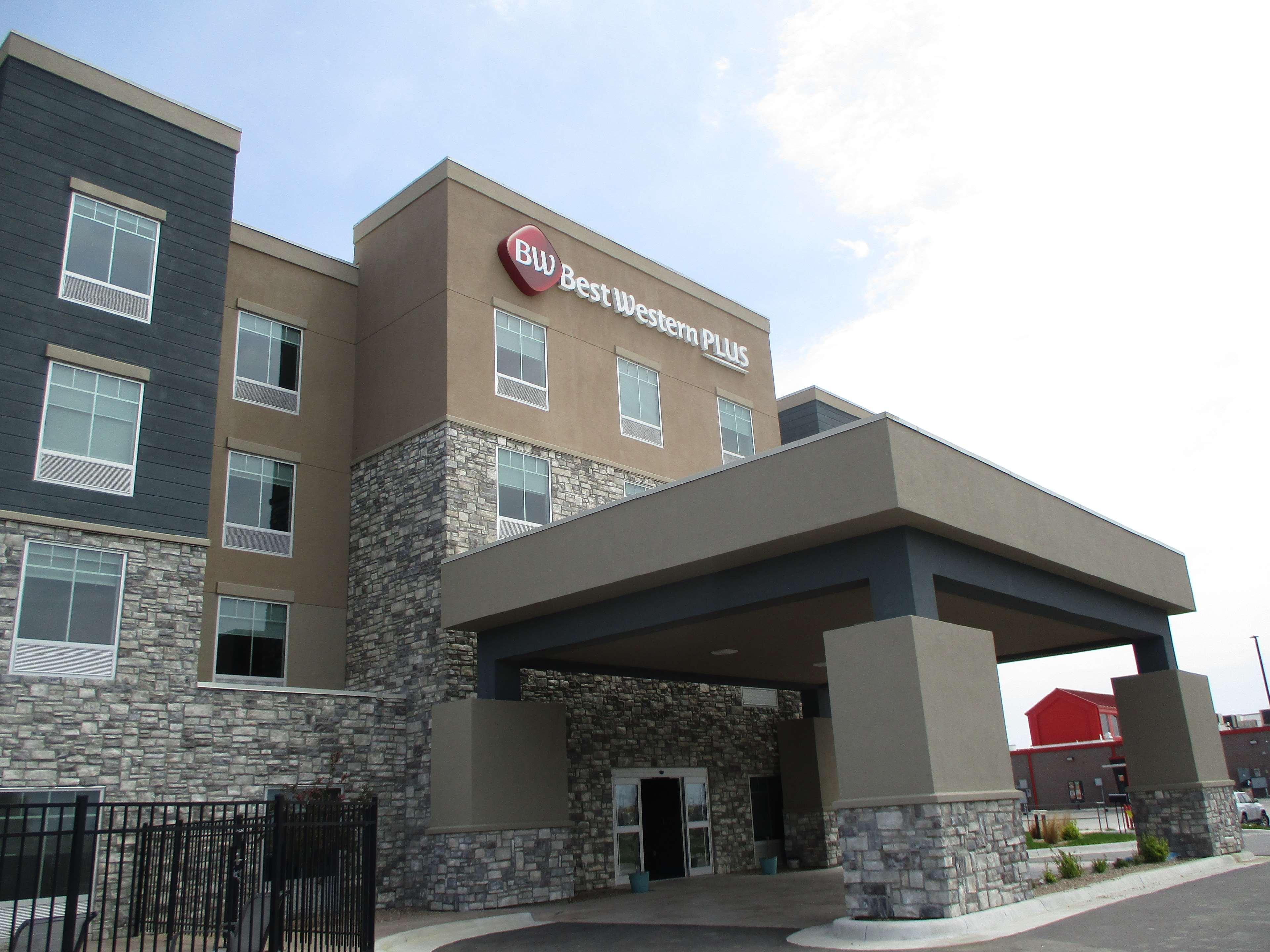 Best Western Plus Mcpherson Exterior photo